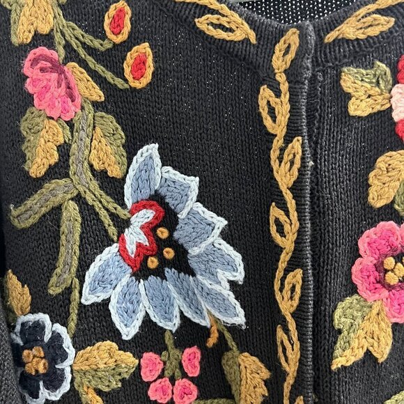 VINTAGE 90s Black Floral Embroidered Knit Long Sleeve Beautiful Cardigan Medium - Picture 7 of 12